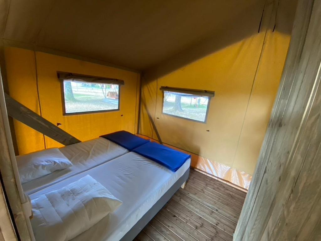 Luxury tent La Kahute - Tente Au Coeur De La Foret *